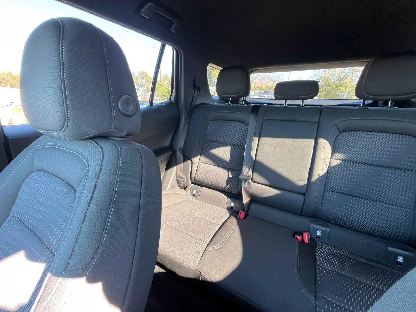 Used 2025 Chevrolet Equinox LT image 38