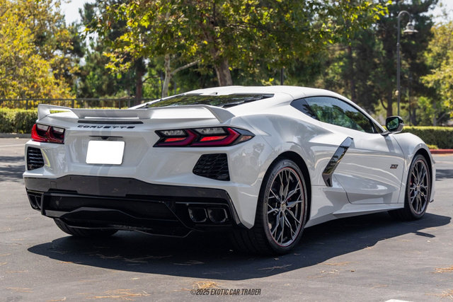 Used 2023 Chevrolet Corvette Stingray Premium Cpe w/ Z51 Performance Package image 18