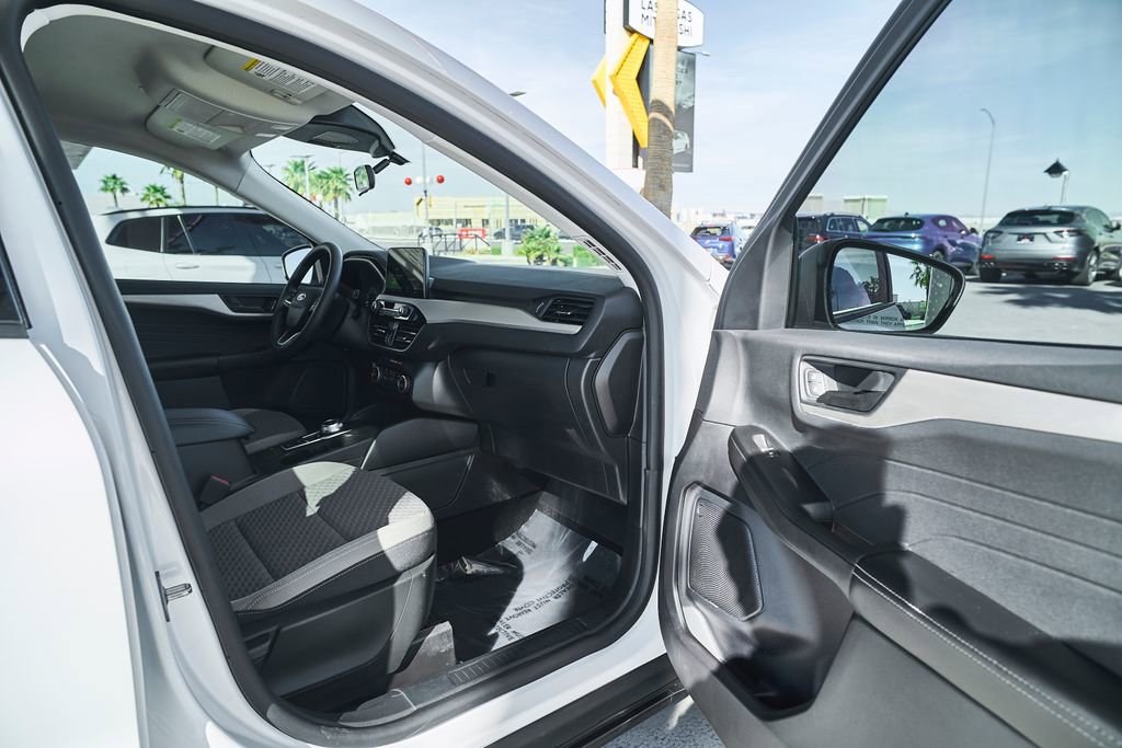 Used 2022 Ford Escape SE FWD image 12