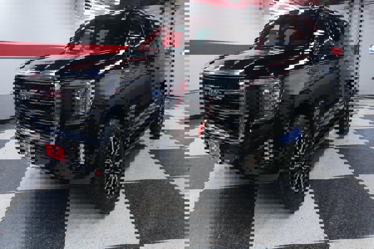Used 2022 GMC Yukon AT4 image 5