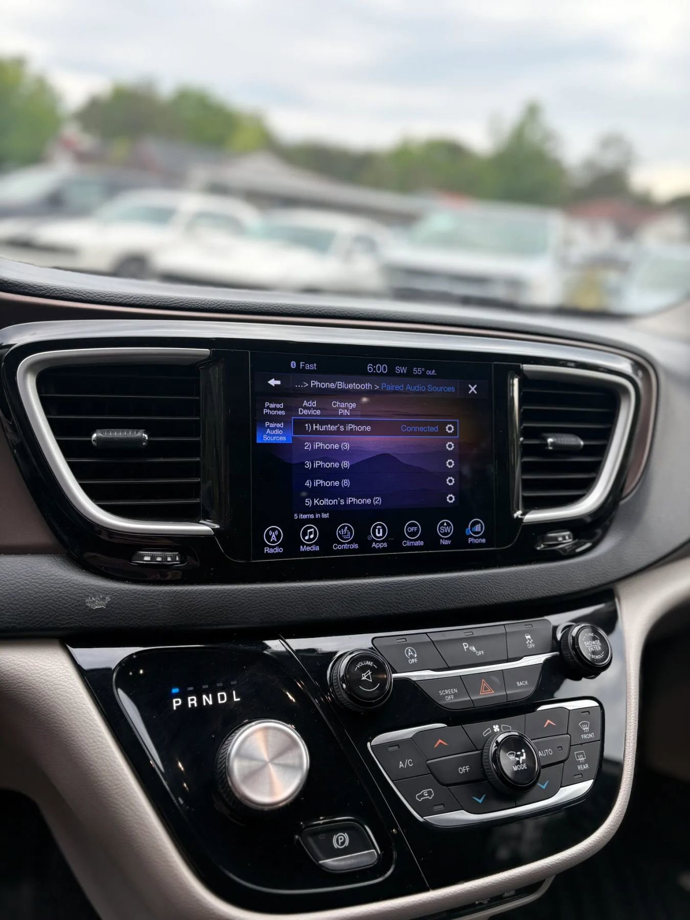 Used 2017 Chrysler Pacifica Touring-L w/ Tire & Wheel Group FWD image 18