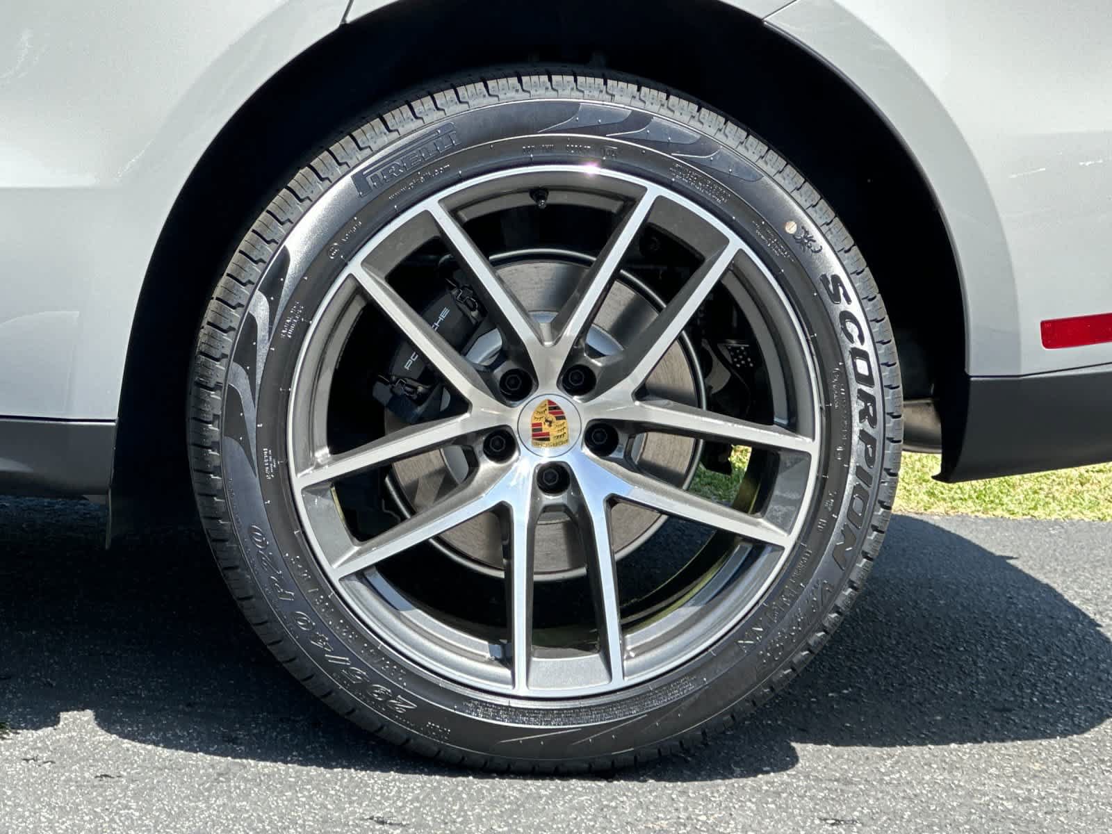 New 2026 Porsche Macan AWD/4WD image 30
