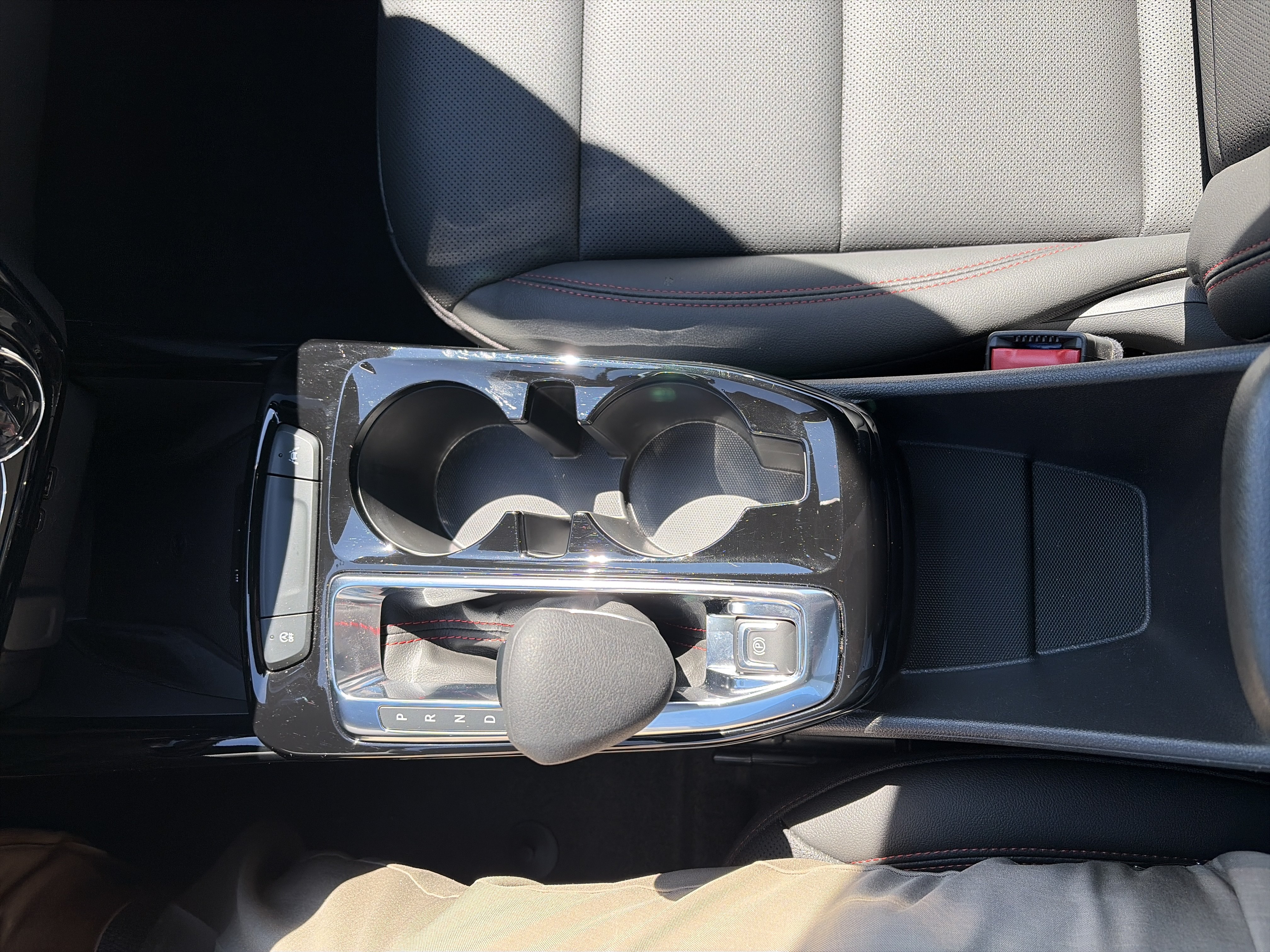 Used 2026 Chevrolet Trax RS w/ Sunroof Package FWD image 25