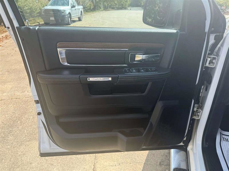 Used 2014 RAM 1500 Laramie image 18