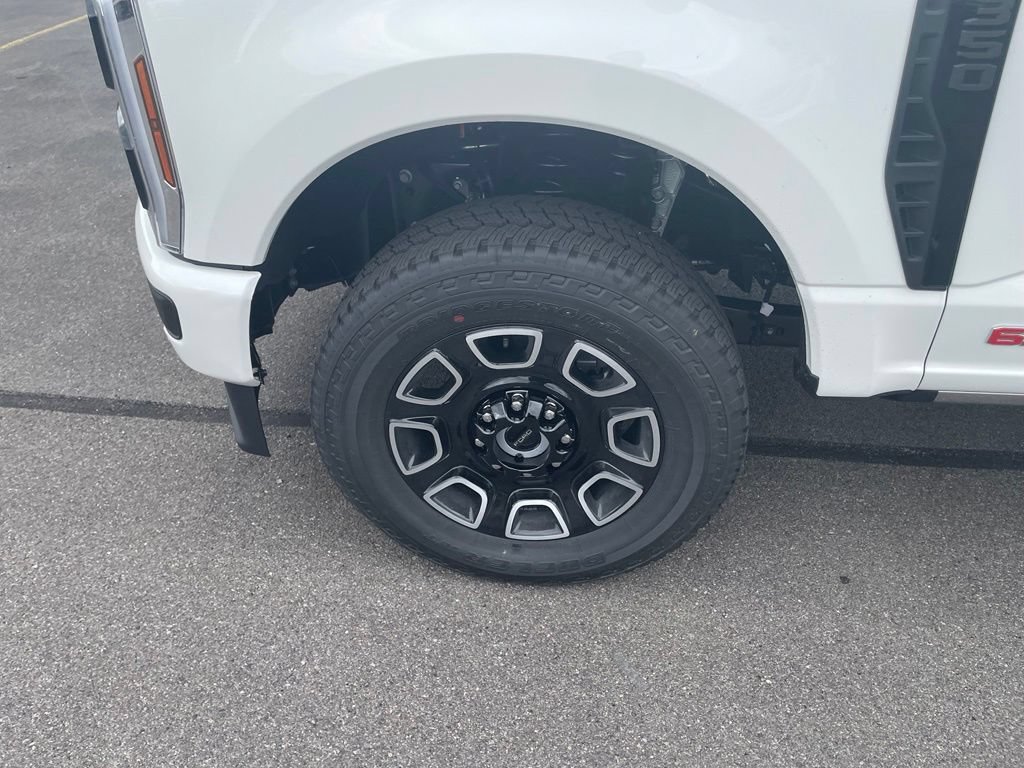 New 2026 Ford F350 Platinum w/ FX4 Off-Road Package AWD/4WD image 9