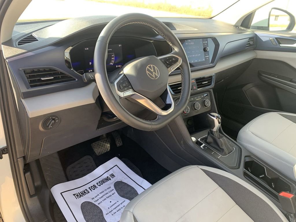 Used 2022 Volkswagen Taos SE image 7