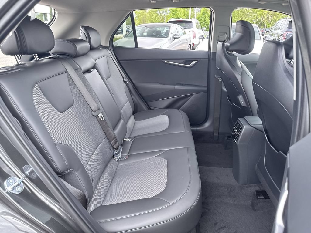 Used 2025 Kia Niro EX Touring FWD image 32