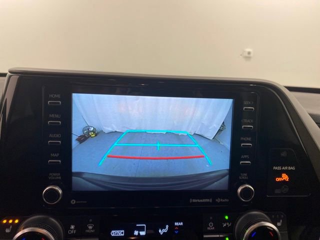 Used 2022 Toyota Highlander XLE image 19