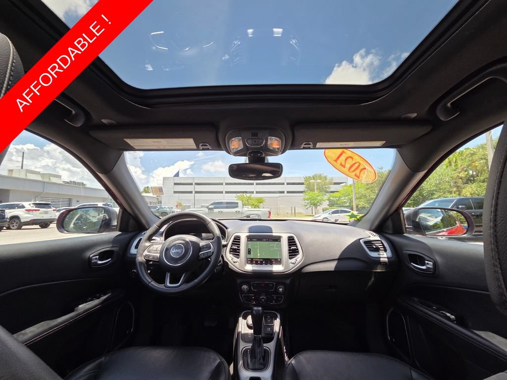 Used 2021 Jeep Compass Latitude w/ Sun and Sound Group AWD/4WD image 4