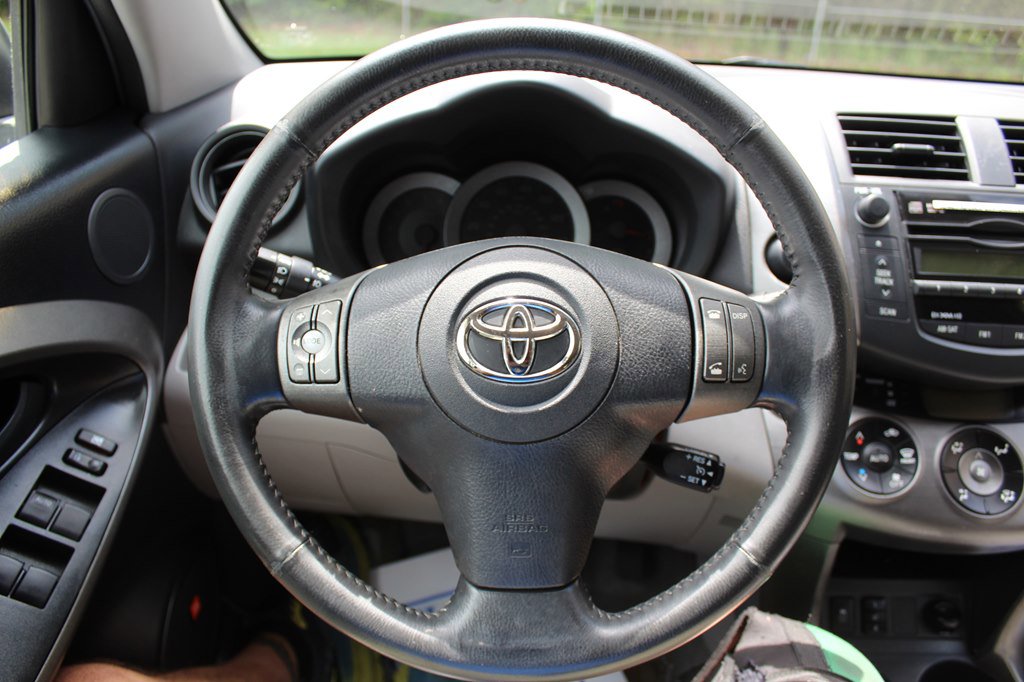 Used 2009 Toyota RAV4 Limited image 33