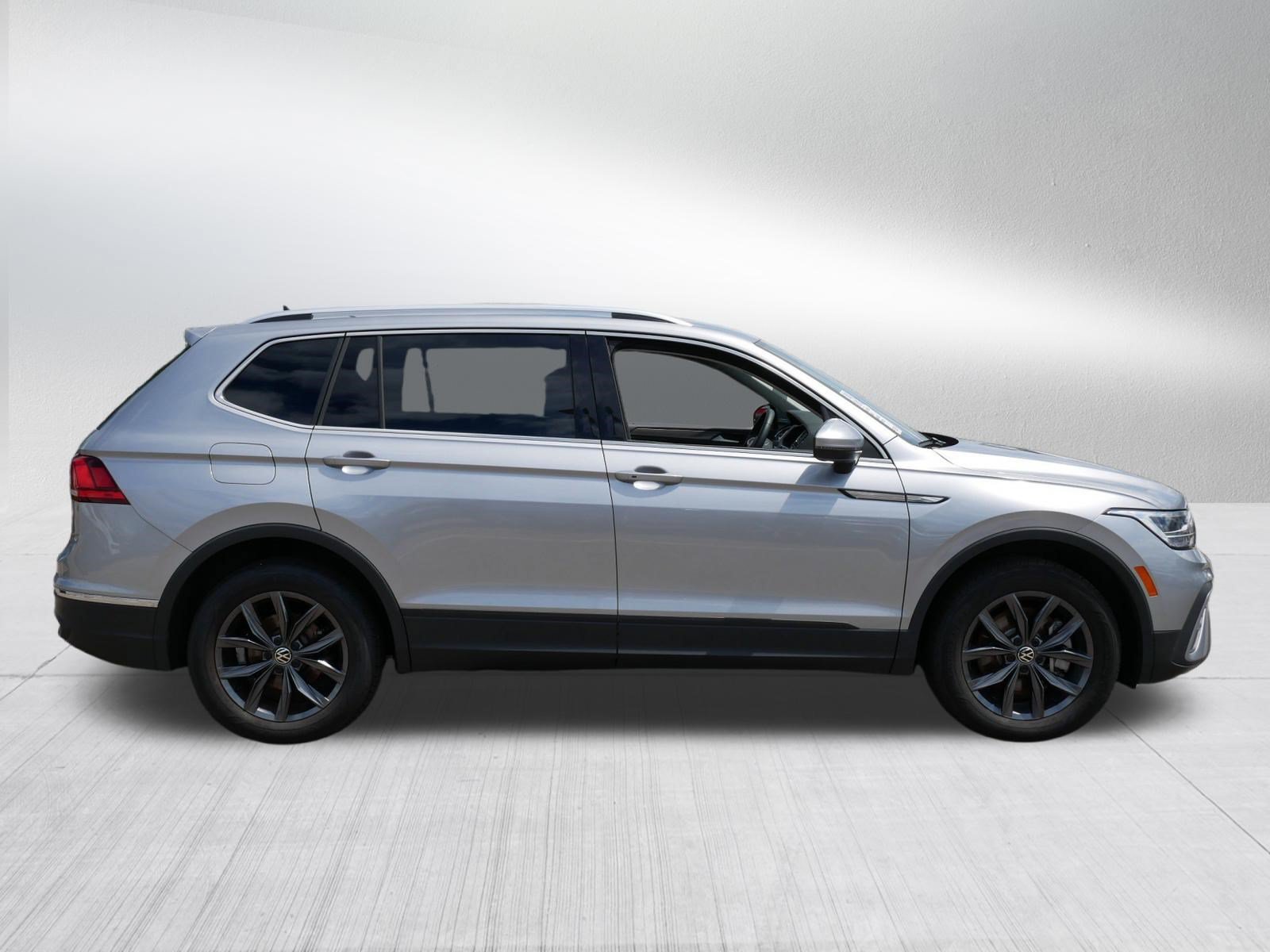 Used 2024 Volkswagen Tiguan SE AWD/4WD image 8