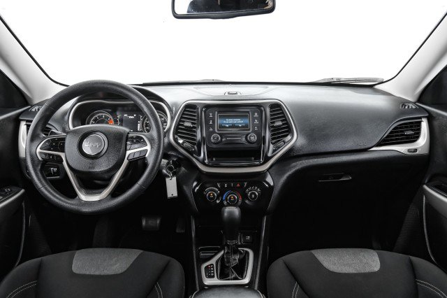 Used 2018 Jeep Cherokee Latitude image 11