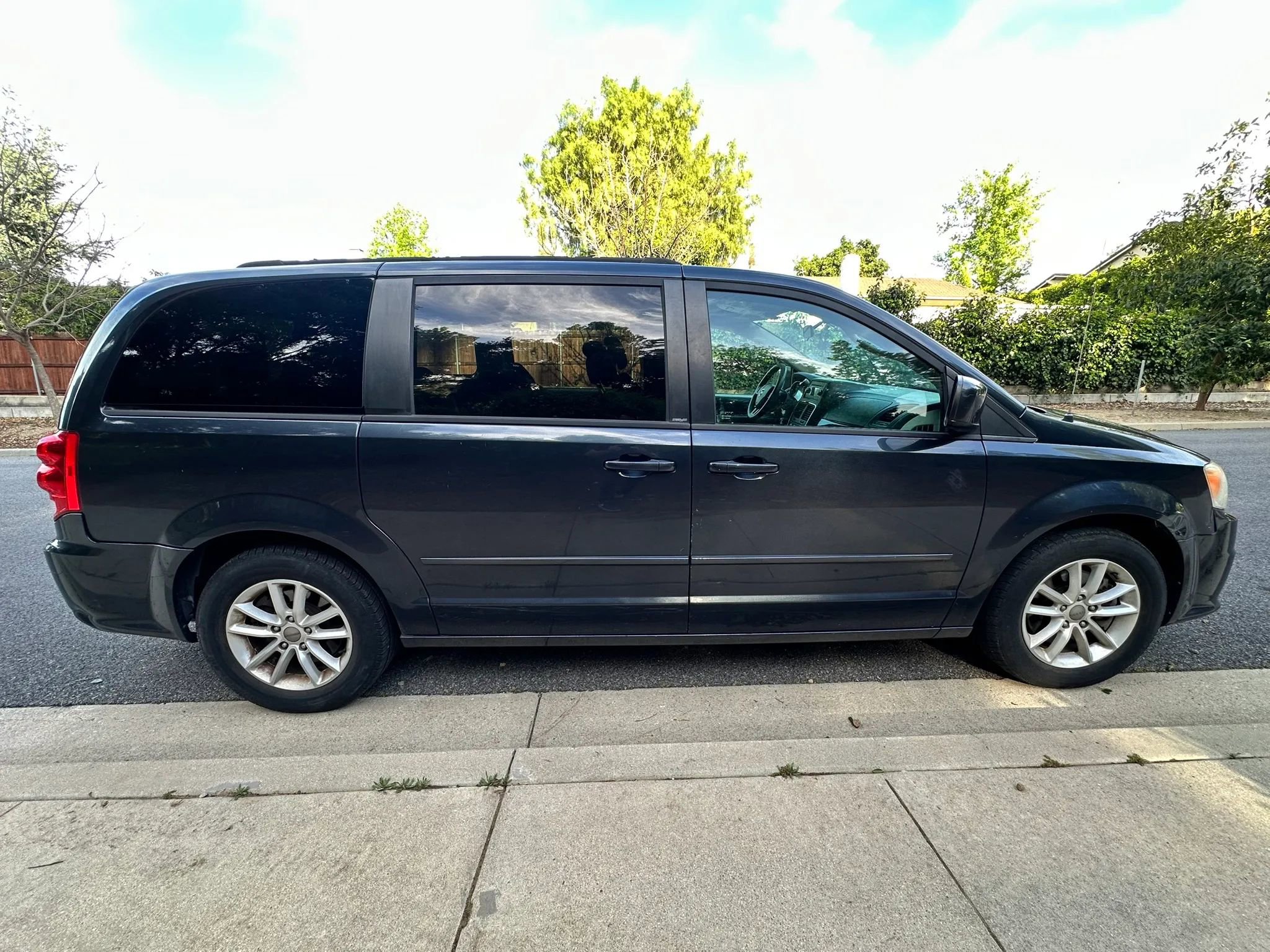 Used 2014 Dodge Grand Caravan SXT image 9
