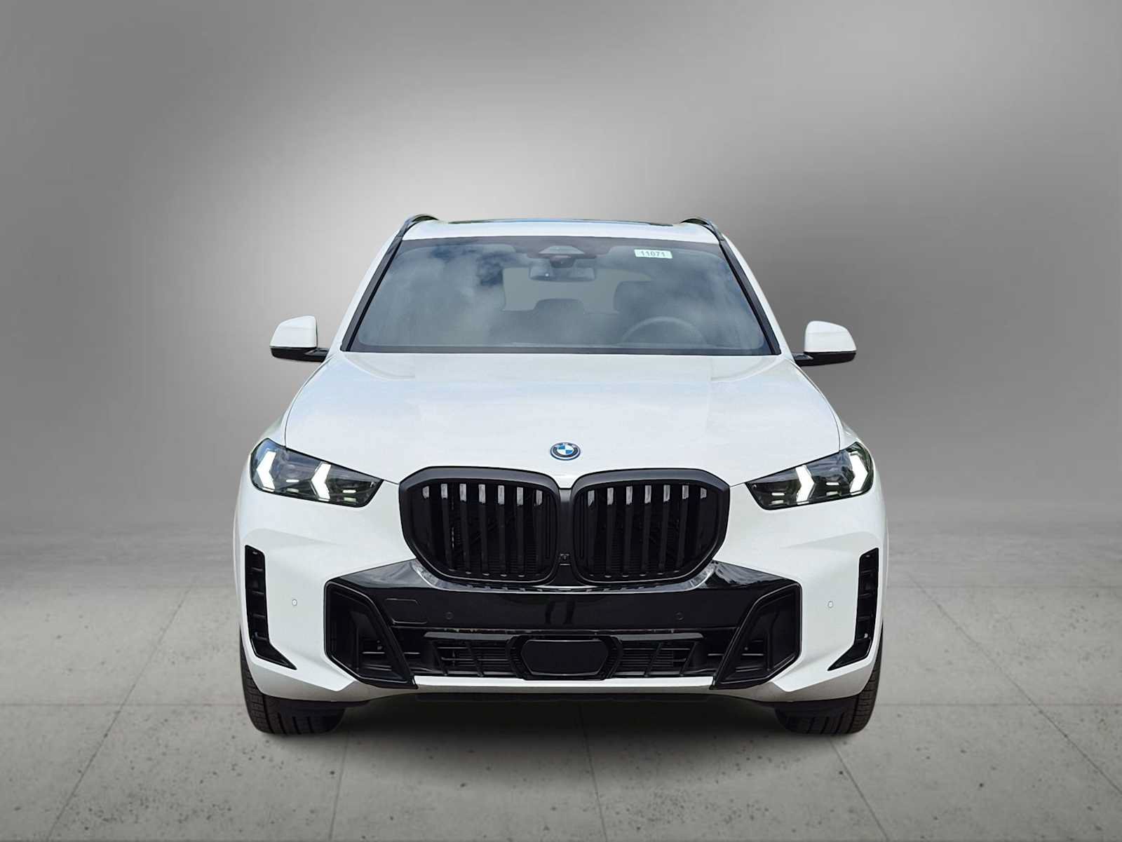 New 2026 BMW X5 xDrive50e AWD/4WD image 3