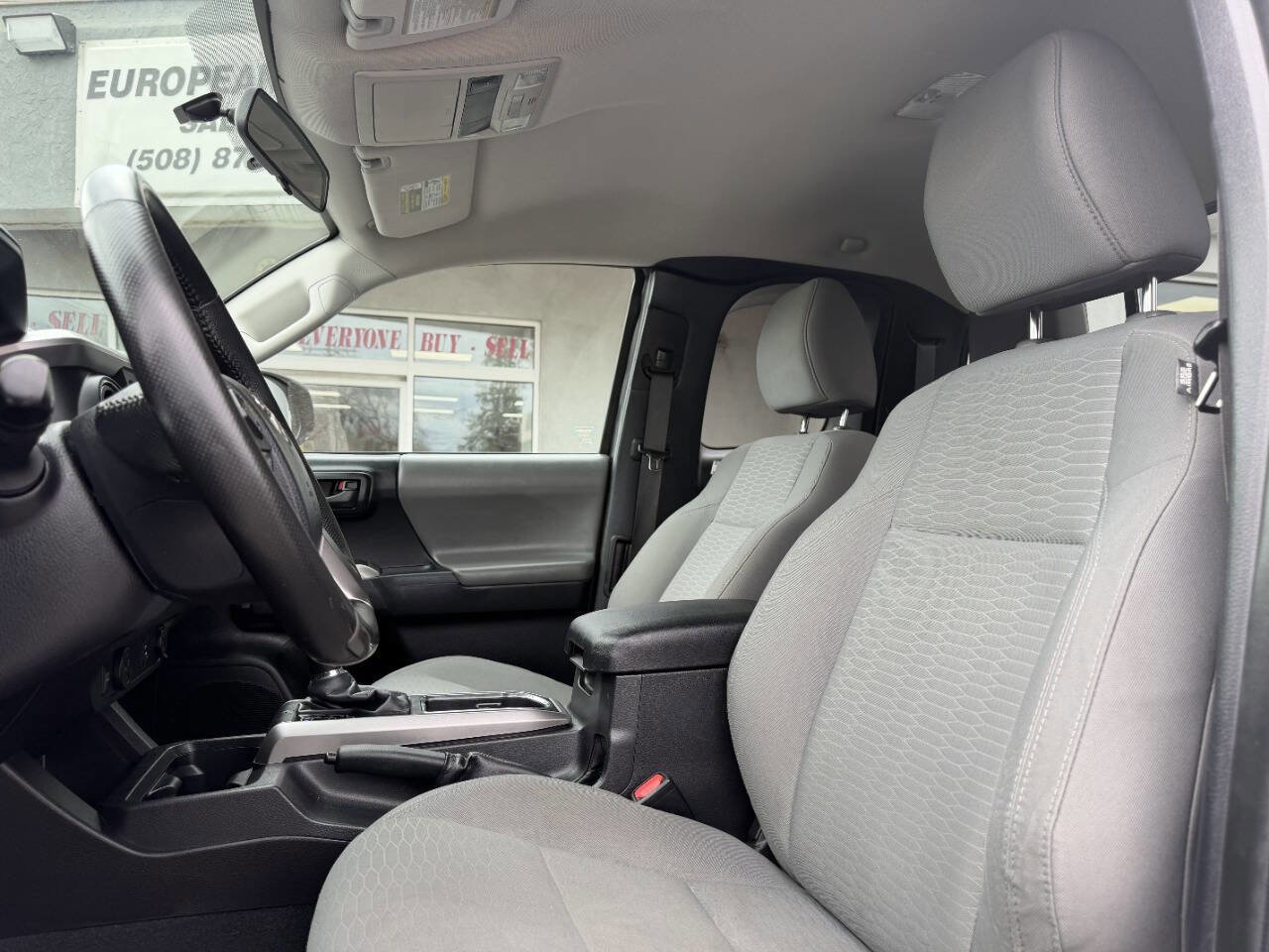 Used 2016 Toyota Tacoma SR5 w/ Exterior Package image 17
