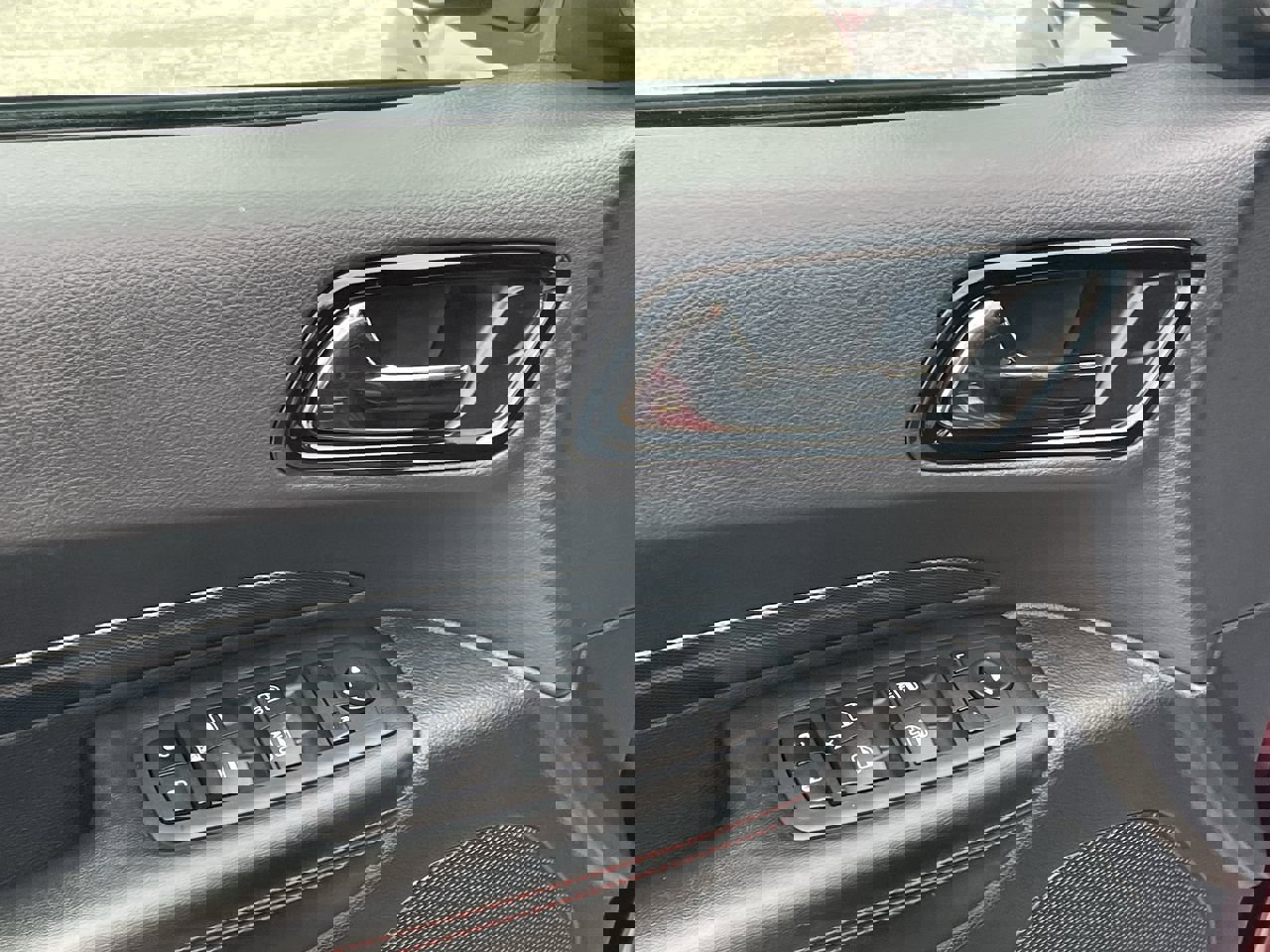 Used 2023 Dodge Durango GT image 29