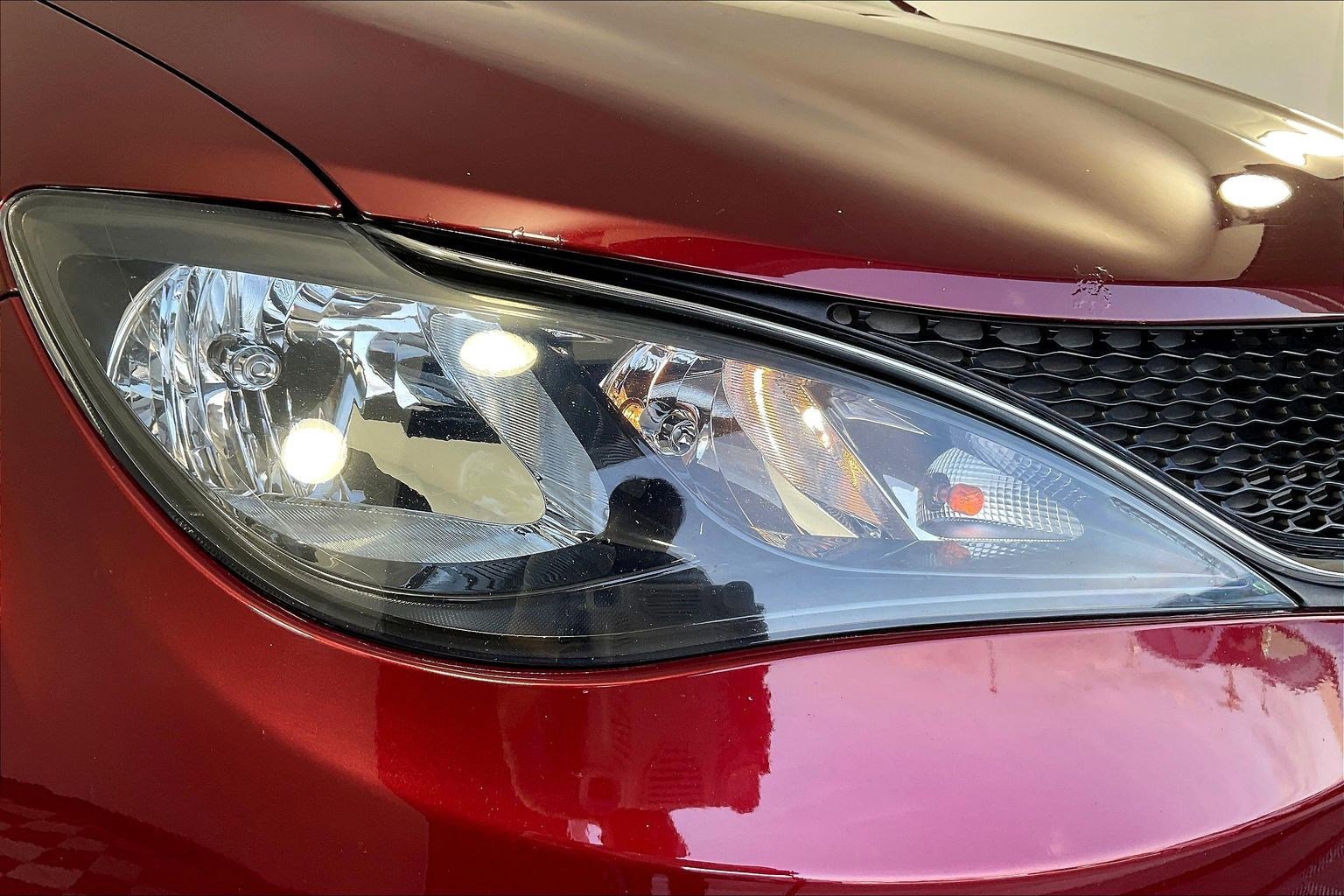 Used 2020 Chrysler Voyager LX w/ Cold Weather Group image 32