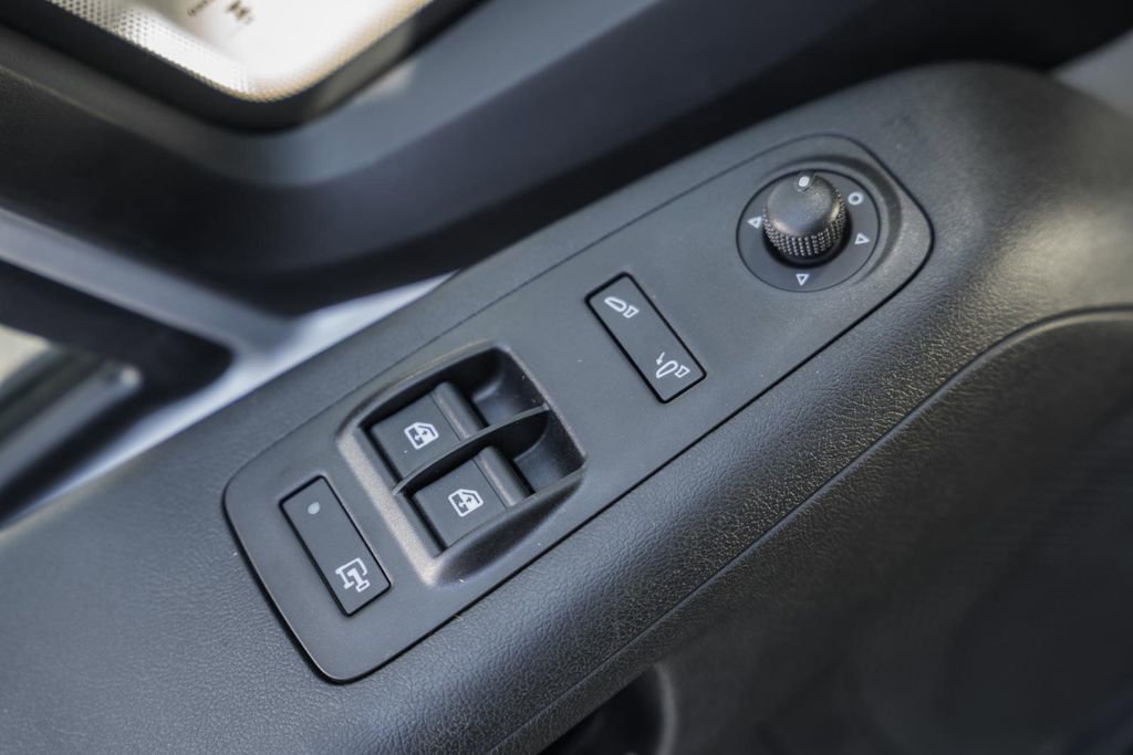 New 2025 RAM ProMaster 2500 w/ Quick Order Package 22G SLT image 32