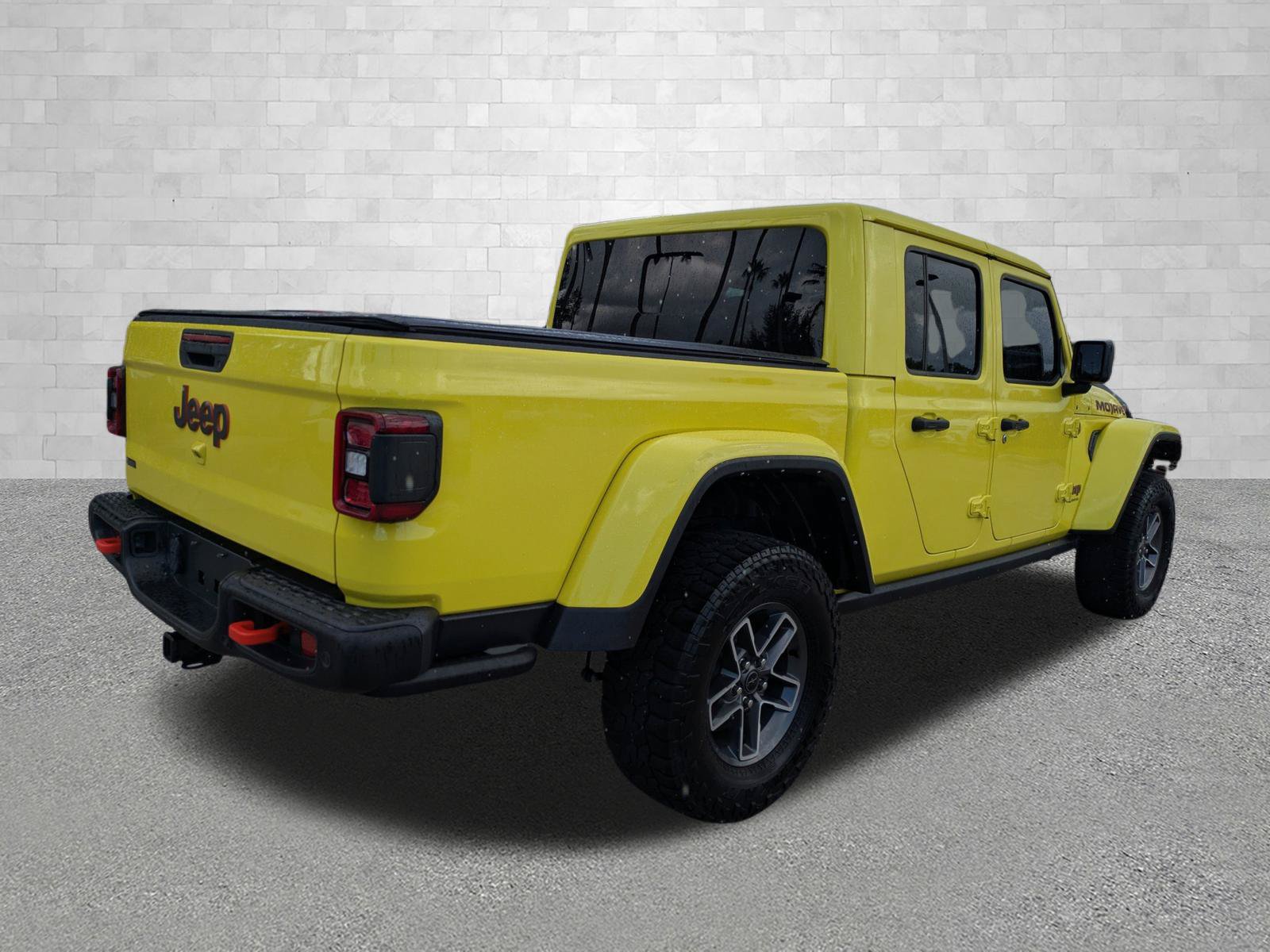 Used 2024 Jeep Gladiator Mojave AWD/4WD image 2
