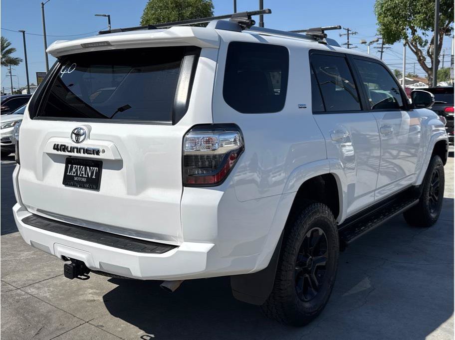Used 2017 Toyota 4Runner SR5 Premium AWD/4WD image 7