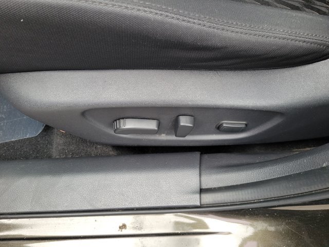 Used 2017 Nissan Rogue SV FWD image 20