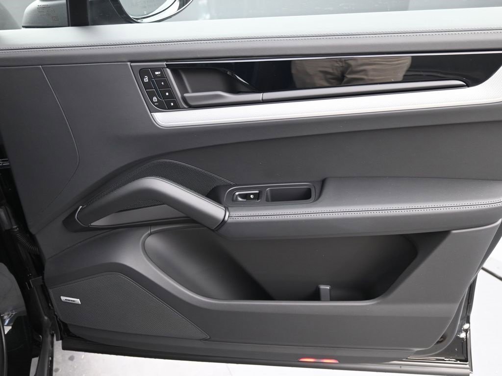New 2026 Porsche Cayenne Coupe image 14