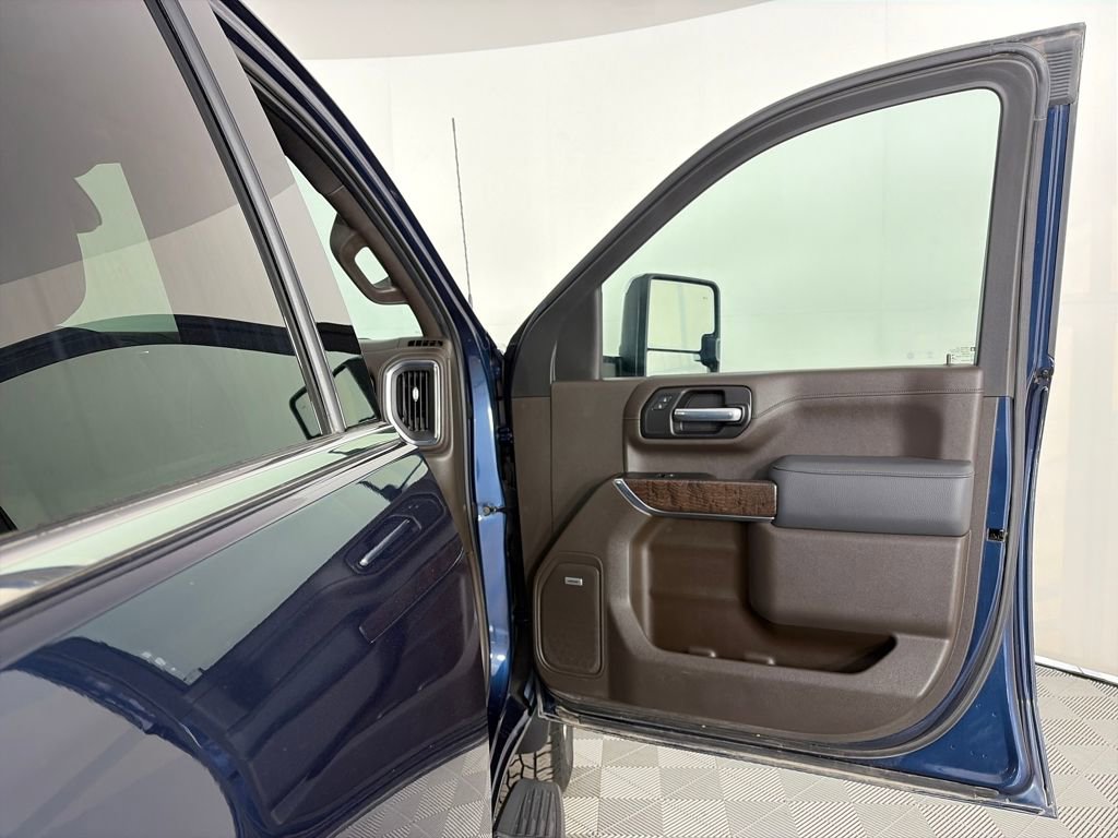 Used 2020 GMC Sierra 3500 Denali w/ Denali Ultimate Package image 31