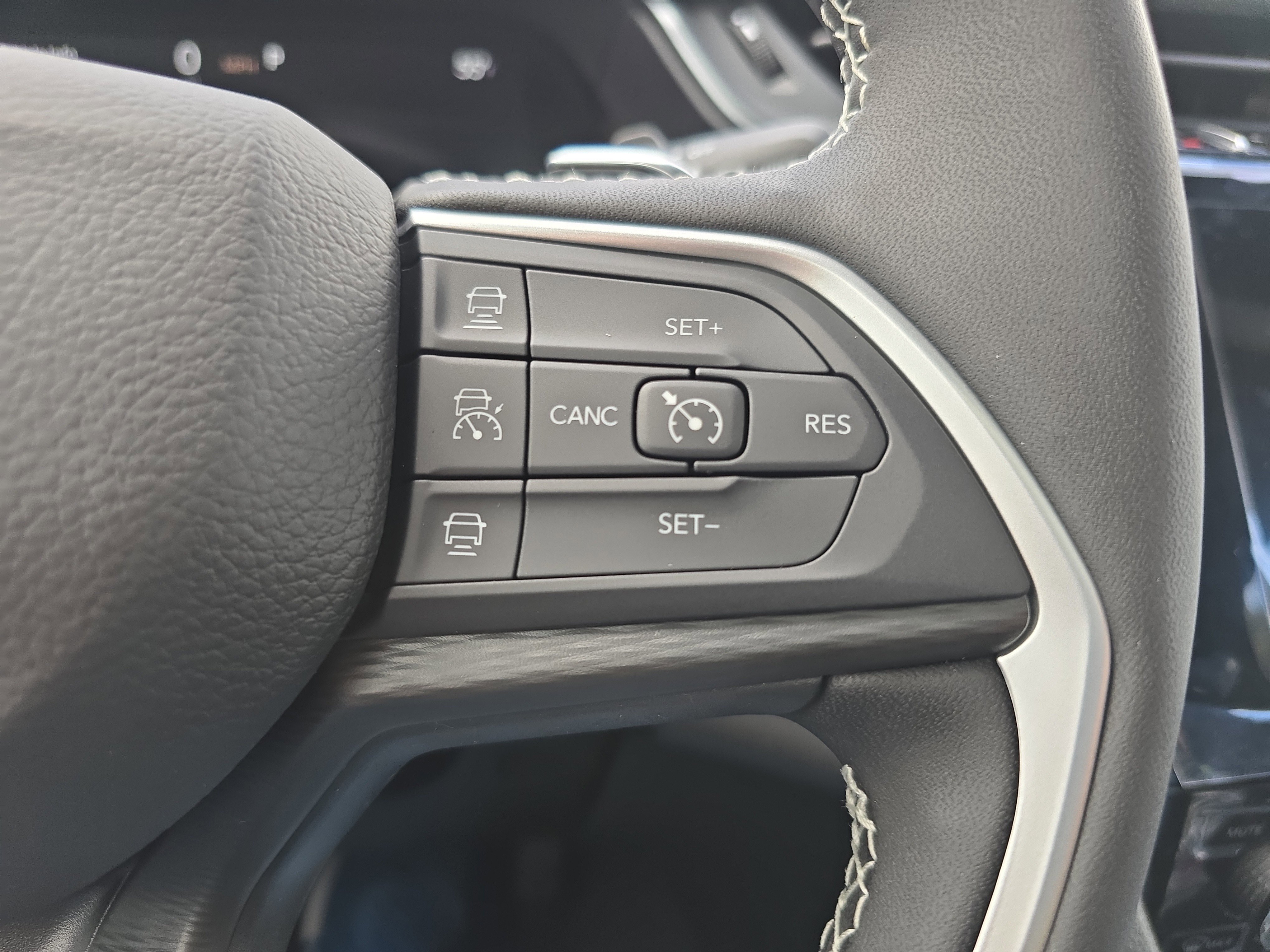 New 2025 Jeep Grand Cherokee Altitude image 22