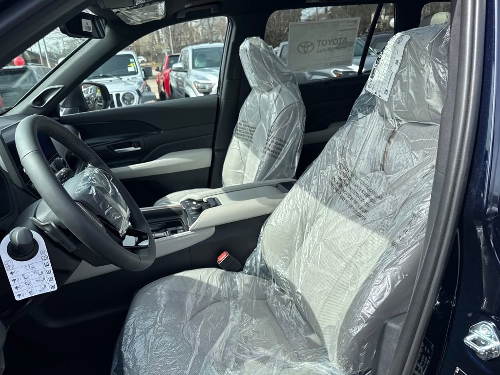 New 2026 Toyota Grand Highlander MAX Limited image 18