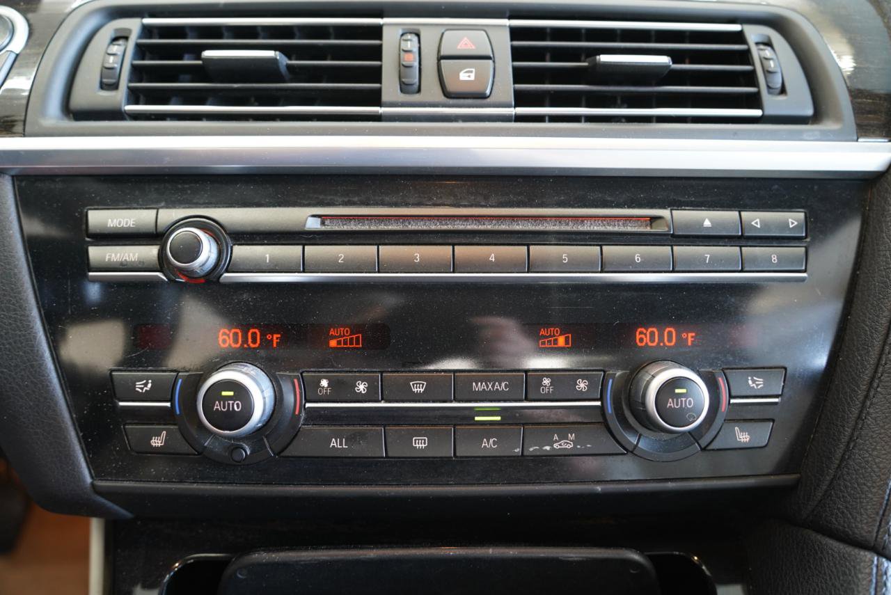 Used 2013 BMW 640i Convertible image 30