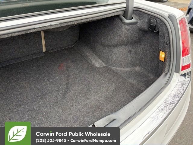 Used 2013 Chrysler 300 AWD w/ Driver Convenience Group image 32