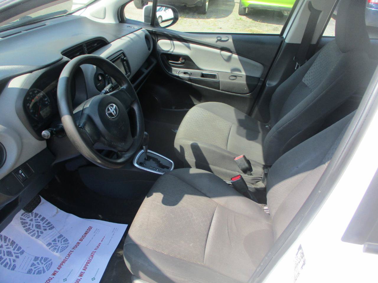 Used 2016 Toyota Yaris L FWD image 9