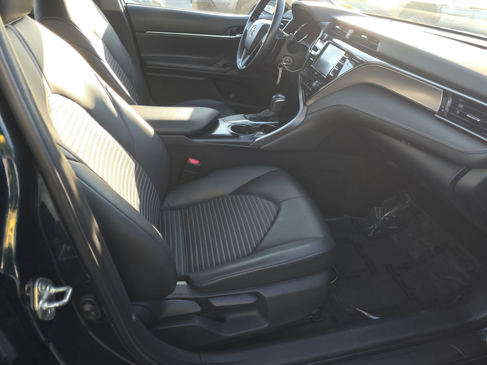 Used 2020 Toyota Camry SE image 13