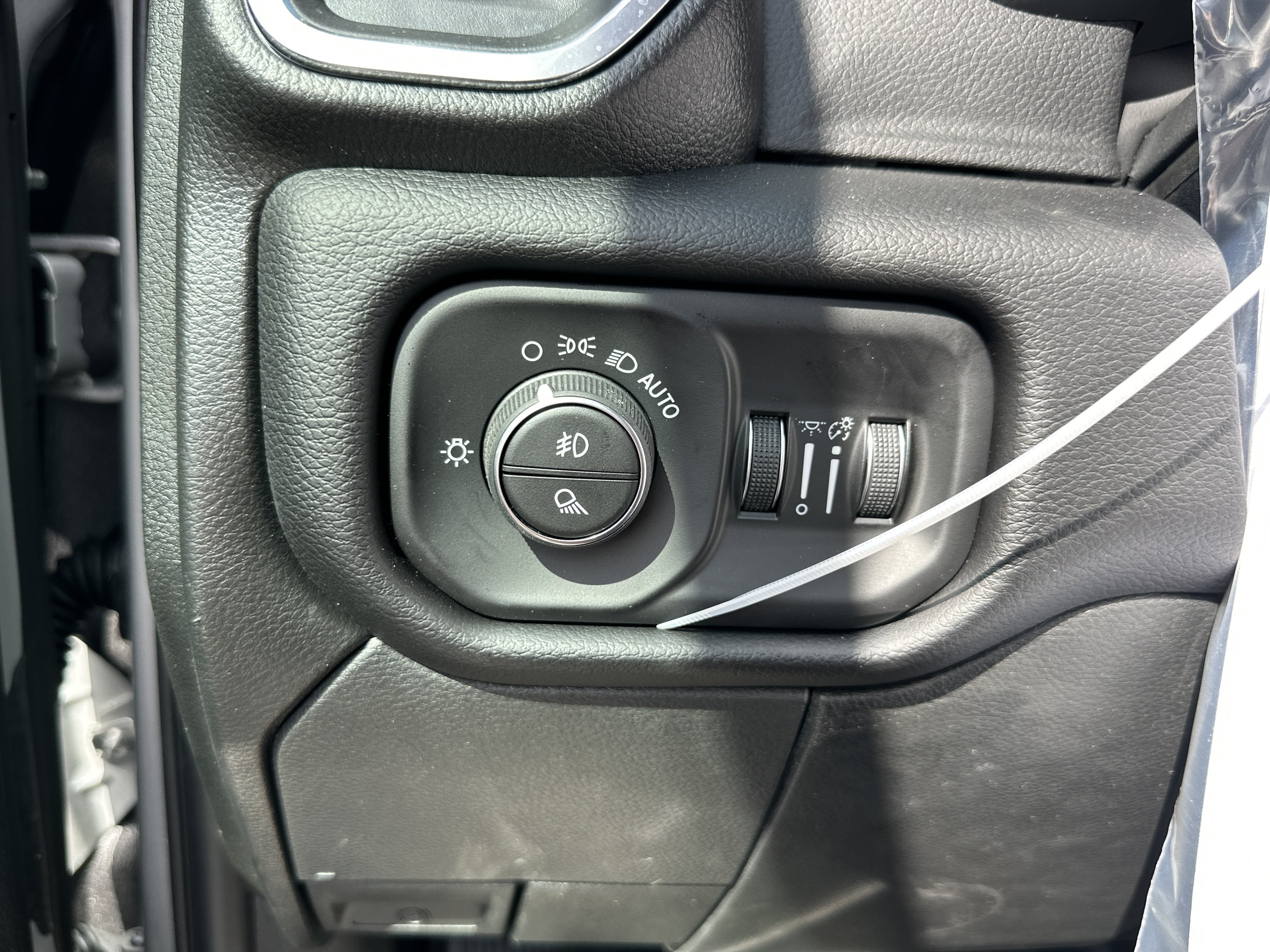 New 2027 RAM 5500 4x4 Crew Cab w/ Laramie Trim Package image 14