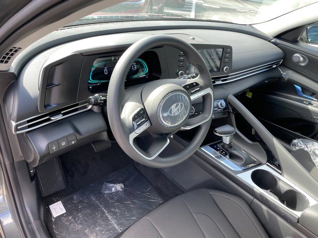 New 2026 Hyundai Elantra Hybrid FWD image 8