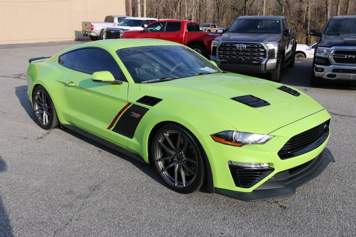 Used 2020 Ford Mustang GT Premium w/ GT Performance Package RWD image 12