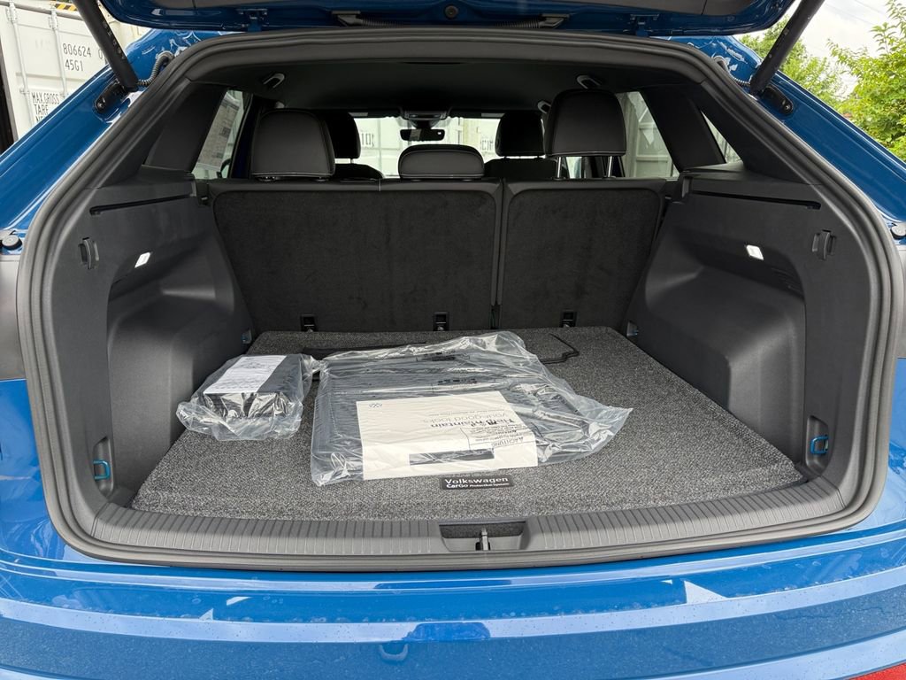 New 2025 Volkswagen Atlas Cross Sport SE image 16