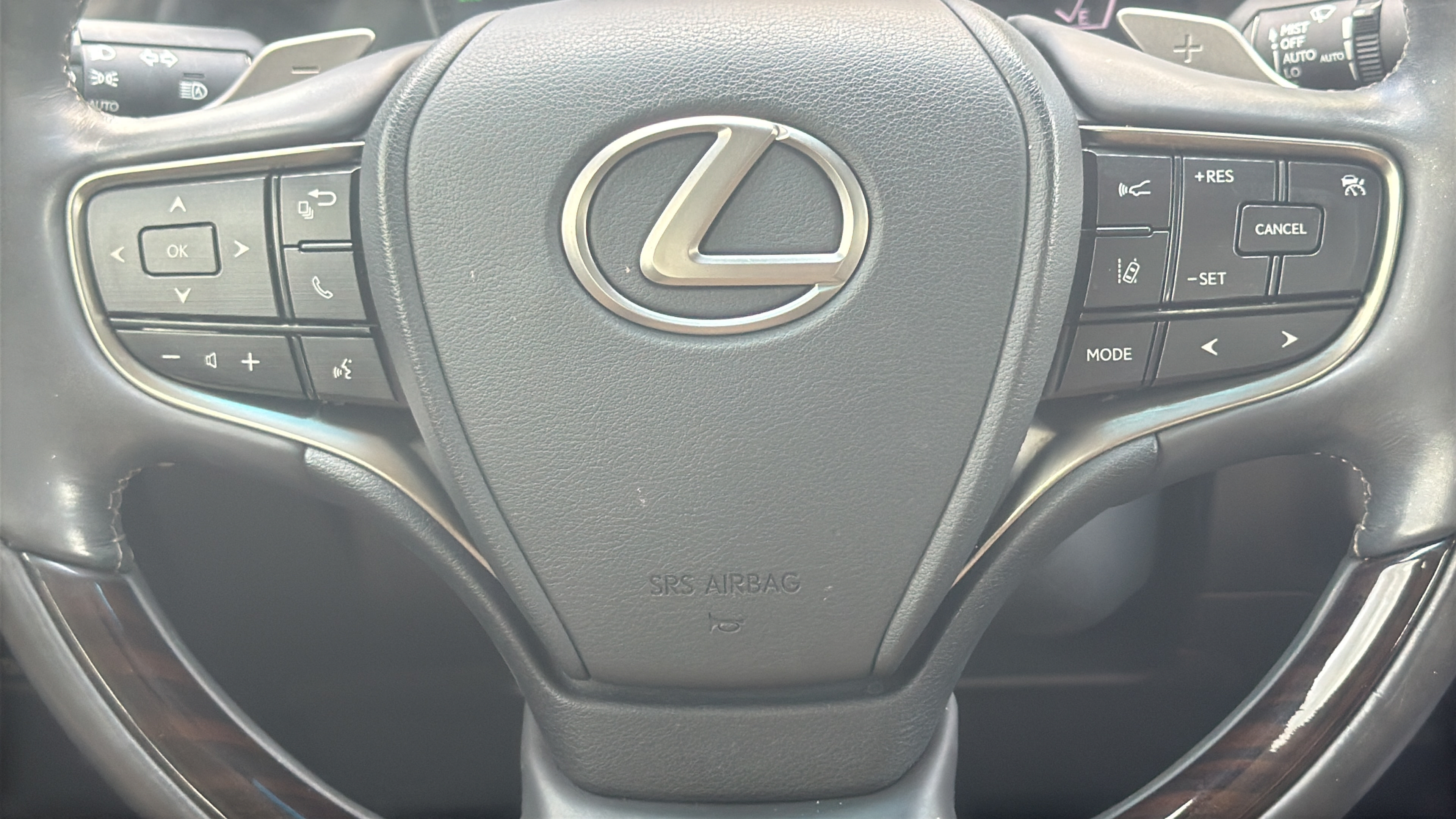 Certified 2020 Lexus ES 350 Ultra Luxury w/ Accessory Package 2 FWD image 17