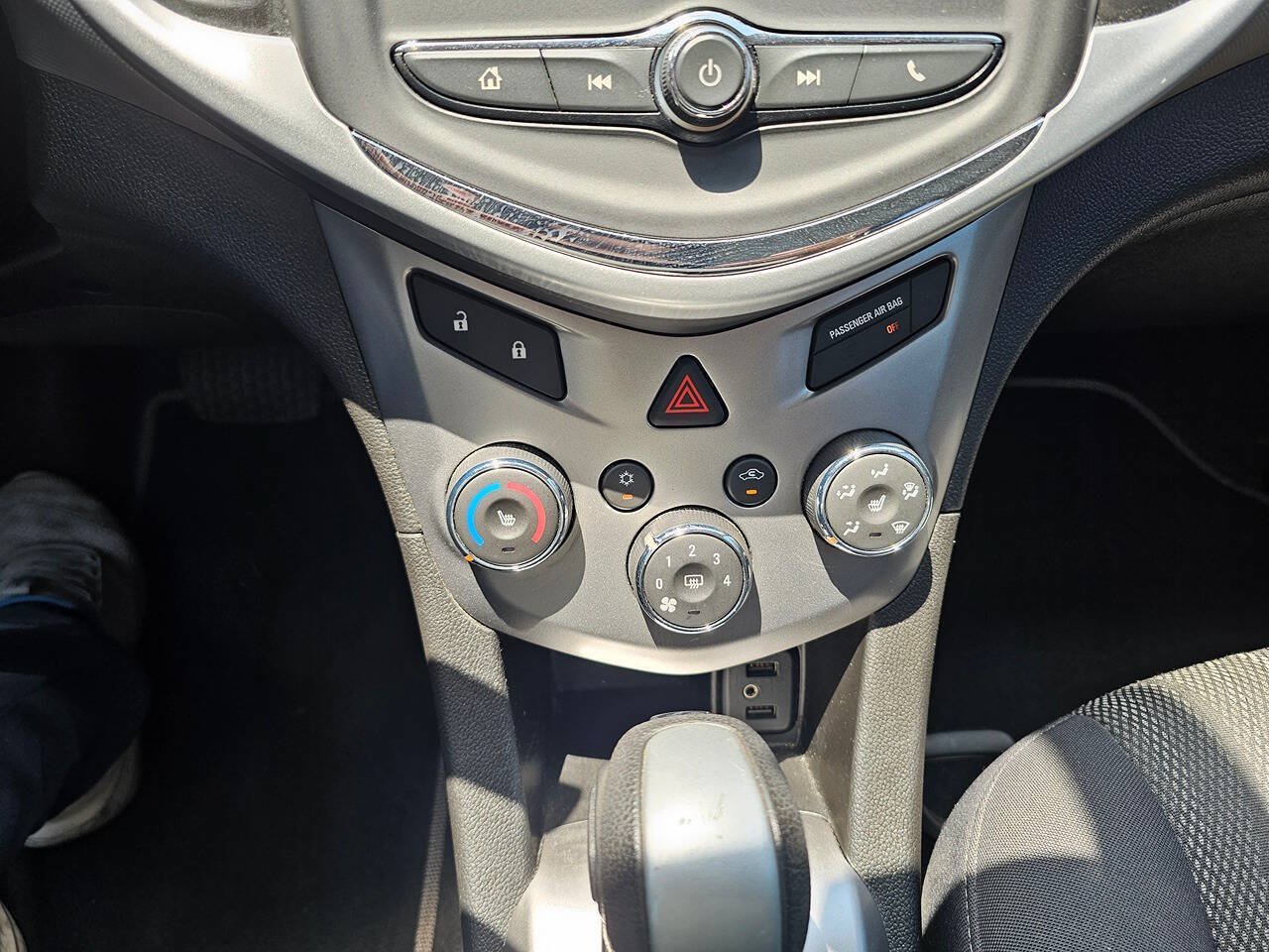 Used 2019 Chevrolet Sonic LT w/ Convenience Package FWD image 11