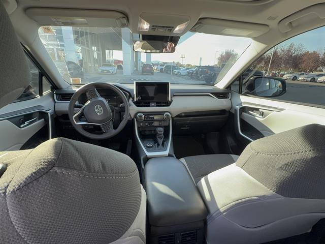 Used 2025 Toyota RAV4 XLE w/ Convenience Package AWD/4WD image 9