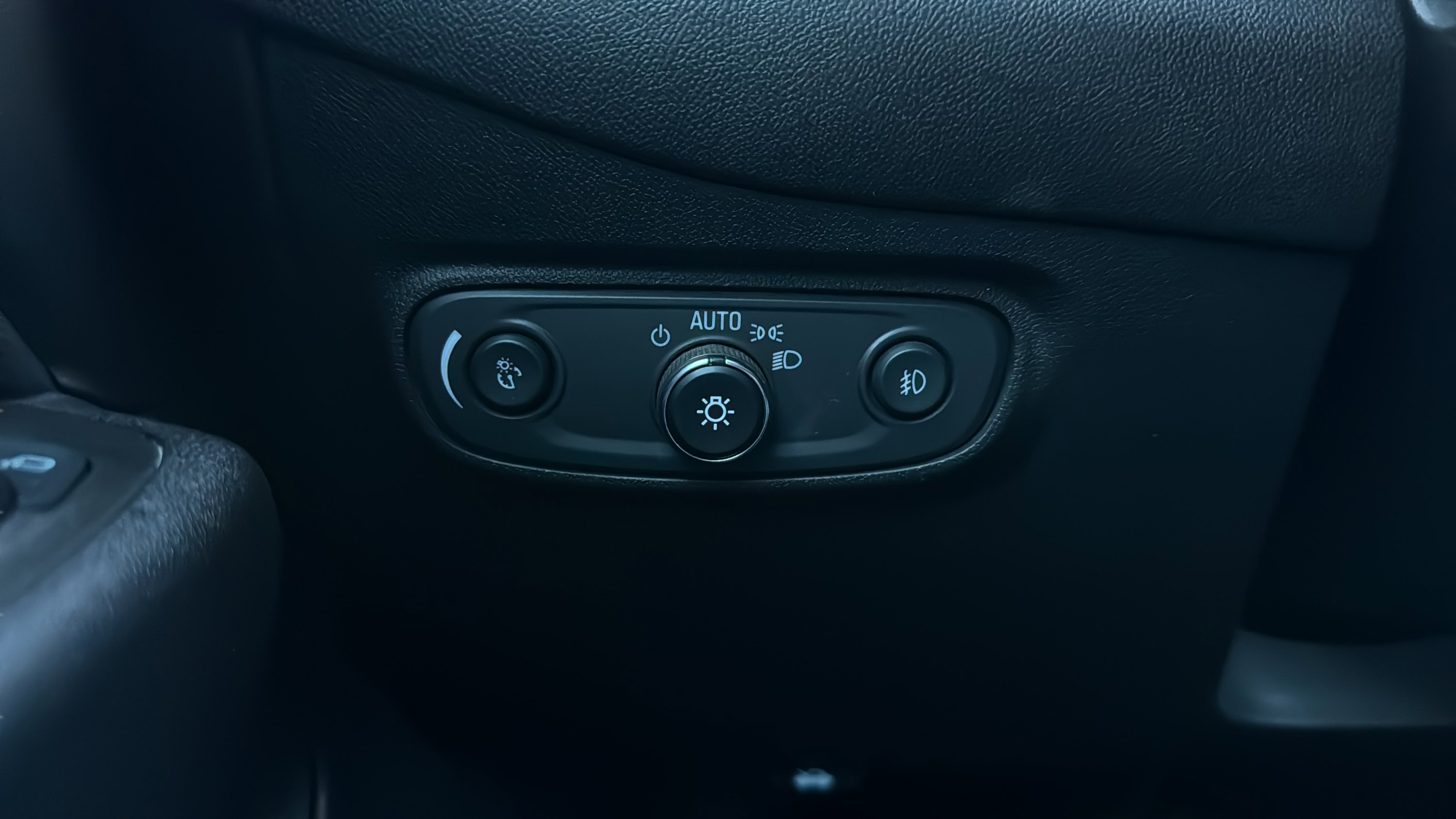 Used 2021 Chevrolet Equinox LT image 24