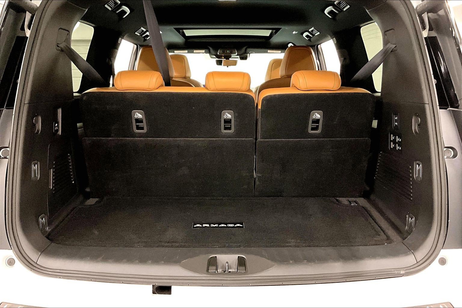 Used 2025 Nissan Armada Platinum Reserve AWD/4WD image 43