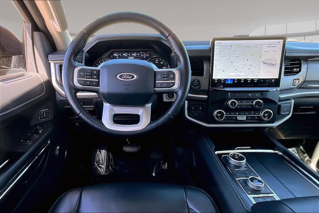 Used 2023 Ford Expedition XLT image 8