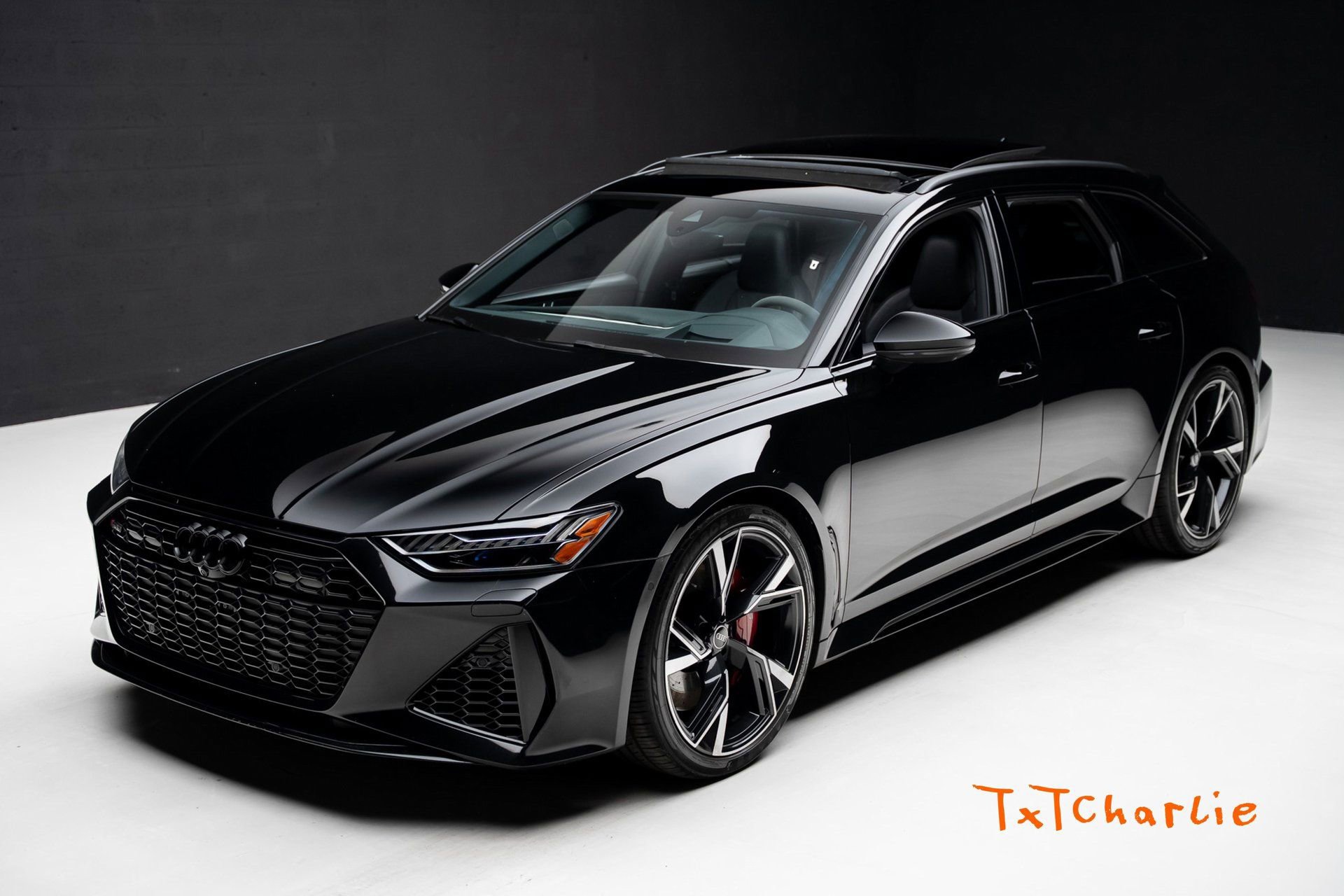 Used 2022 Audi RS 6 AWD/4WD image 1