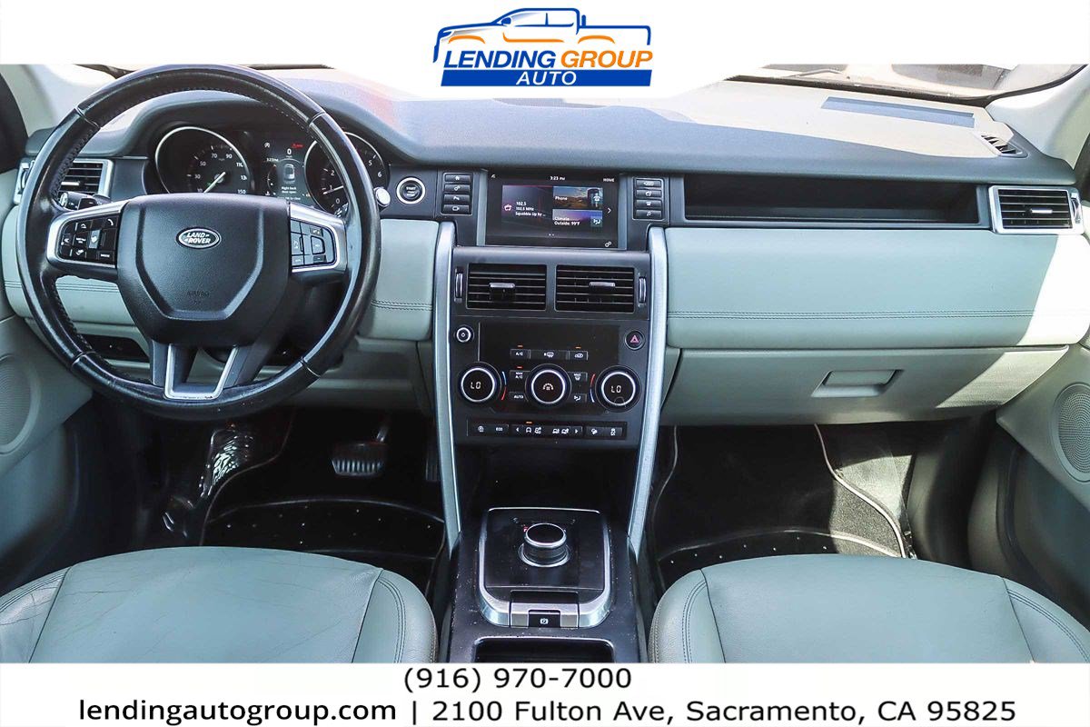 Used 2018 Land Rover Discovery Sport SE image 11