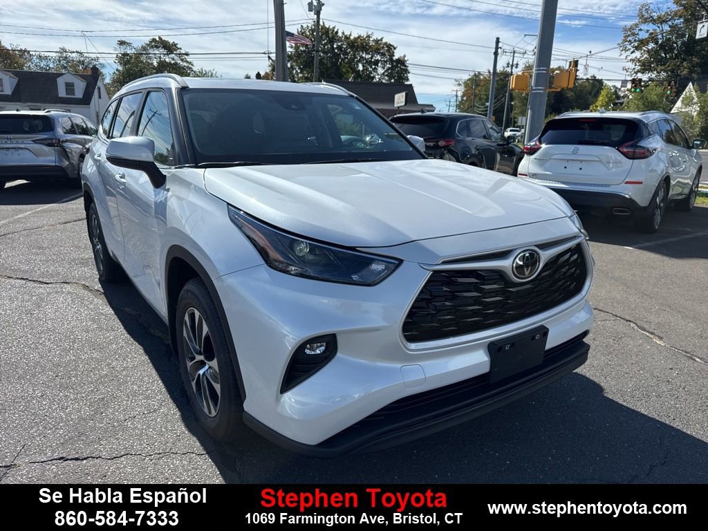 New 2025 Toyota Highlander XLE