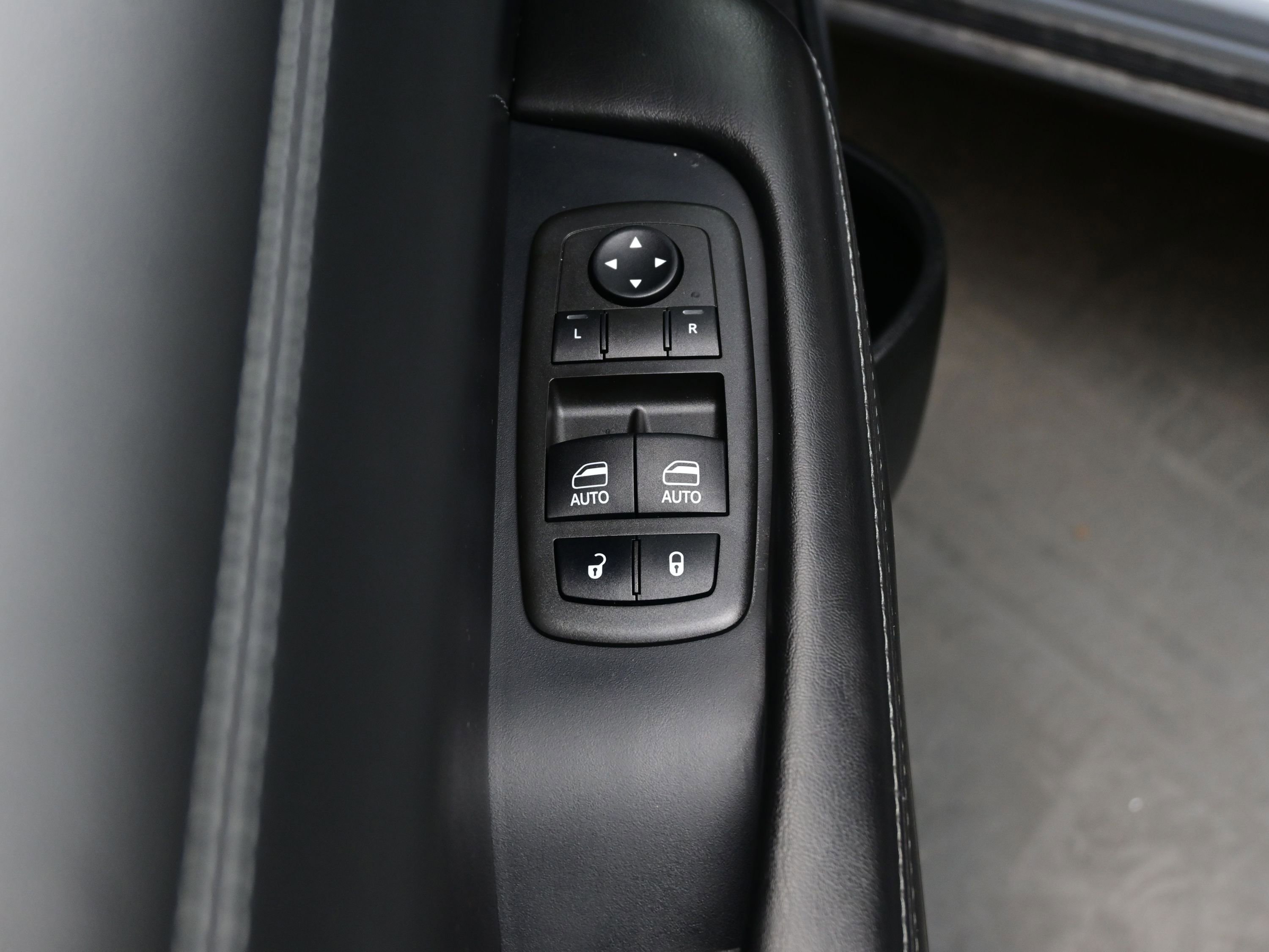 Used 2022 Dodge Challenger GT w/ Plus Package image 10