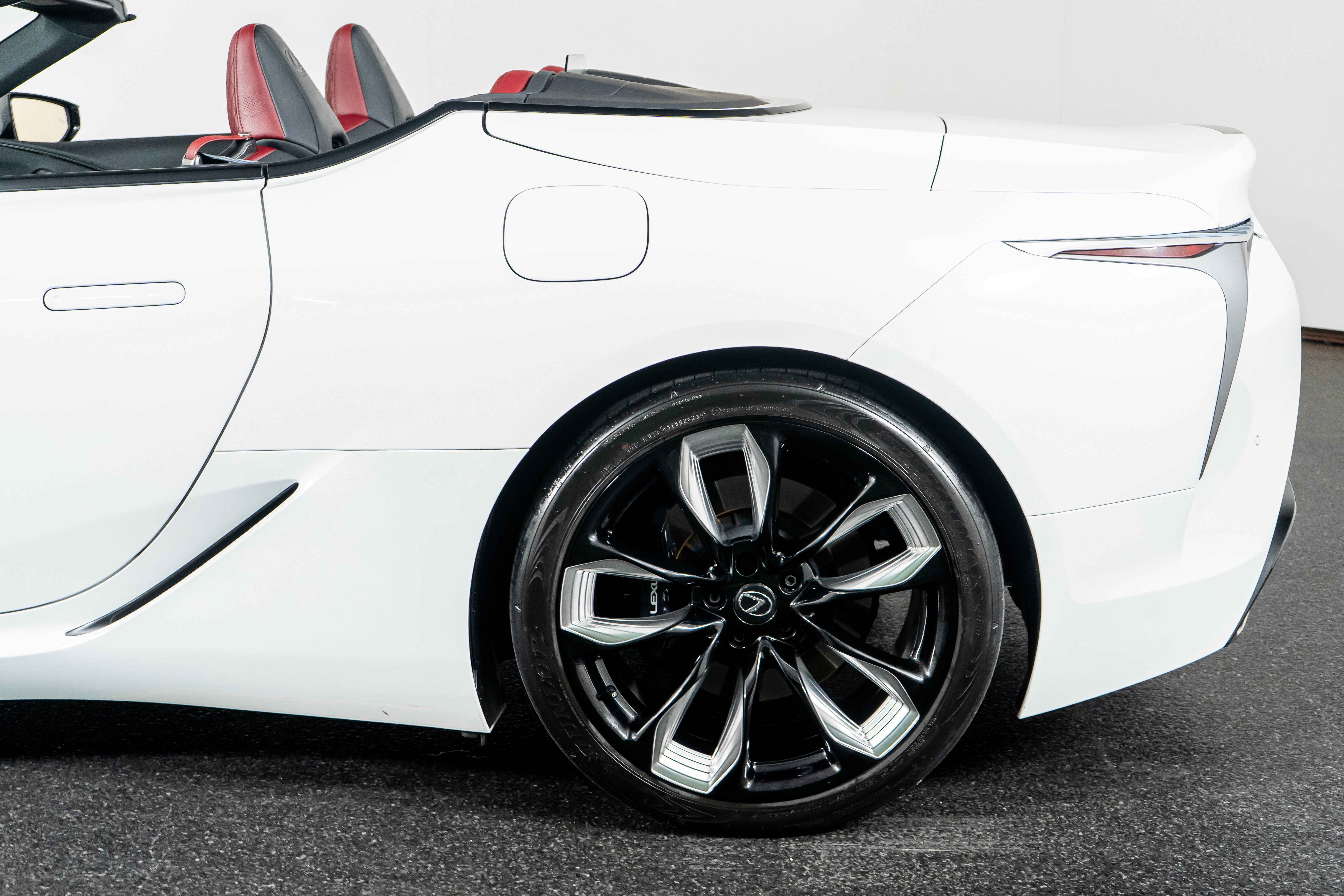 Used 2024 Lexus LC 500 Convertible image 20