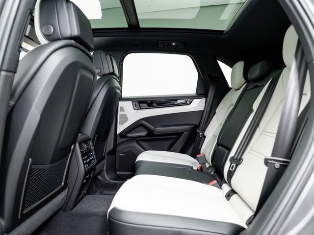 New 2026 Porsche Cayenne S image 24