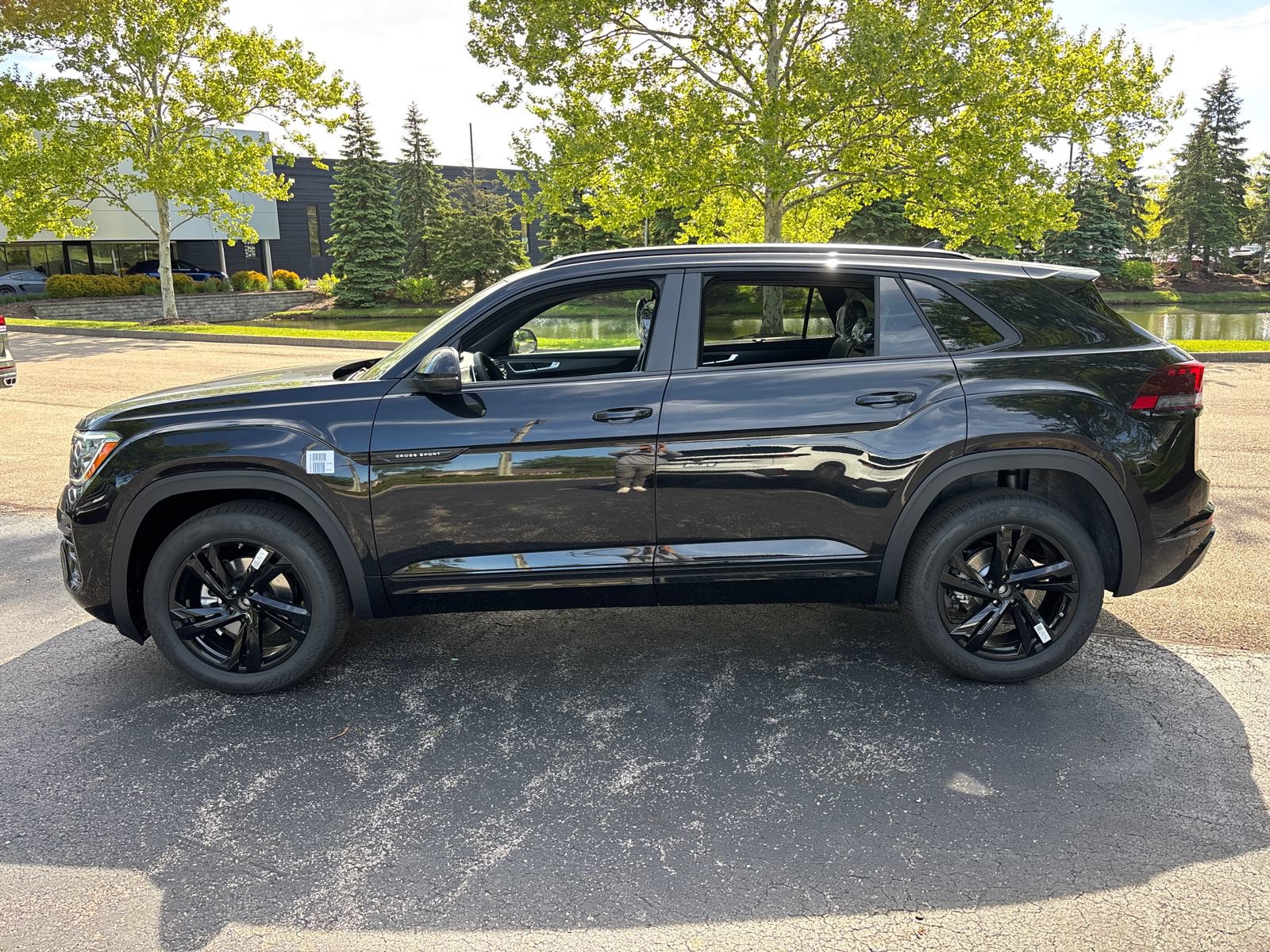 New 2026 Volkswagen Atlas Cross Sport SEL R-Line AWD/4WD image 8